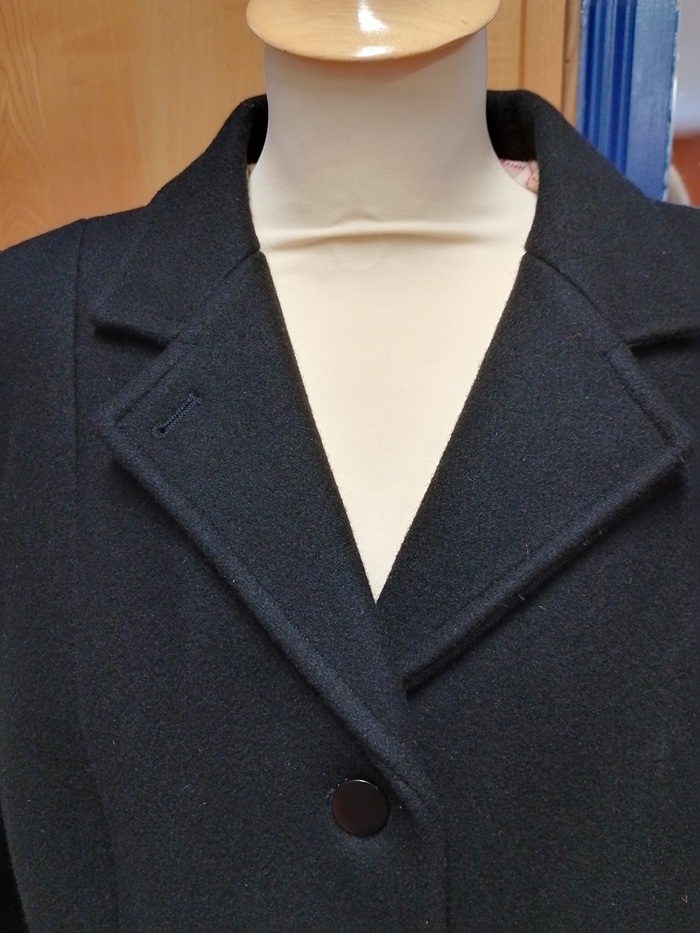 Shires Clifton Mens Hunt Coat Size 44